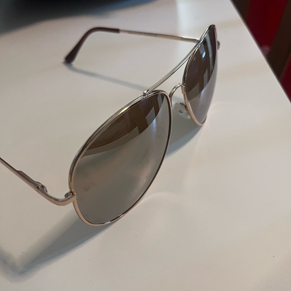 Aviator sunglasses - Picture 2 of 5